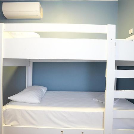 Cheers Vintage Hostel Istanbul Exteriör bild A bunk bed