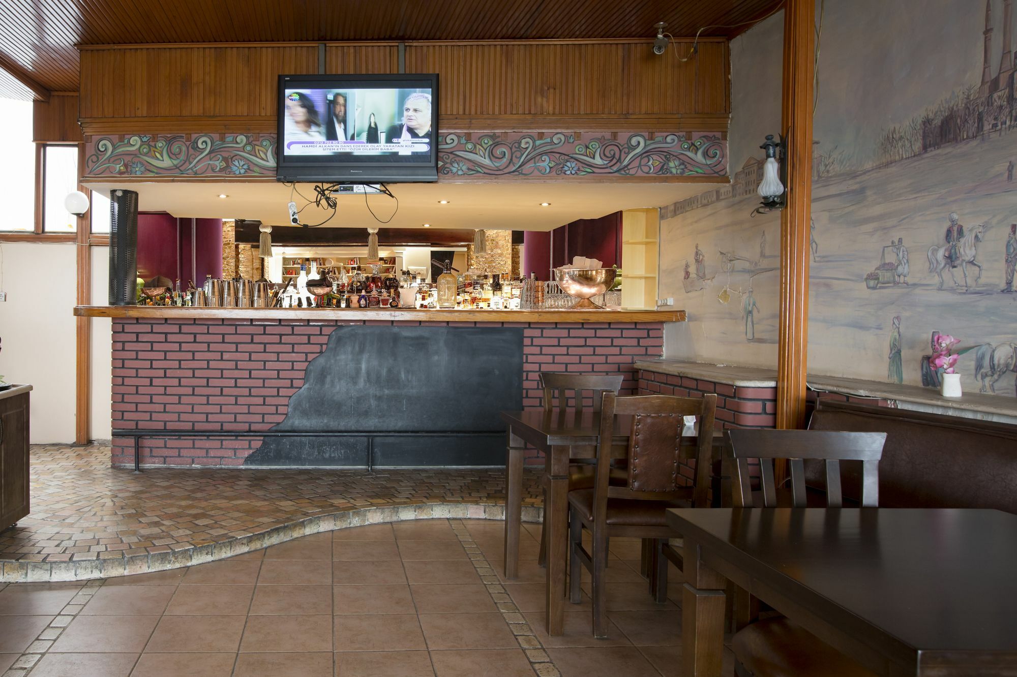 Cheers Vintage Hostel Istanbul Exteriör bild The interior of the restaurant